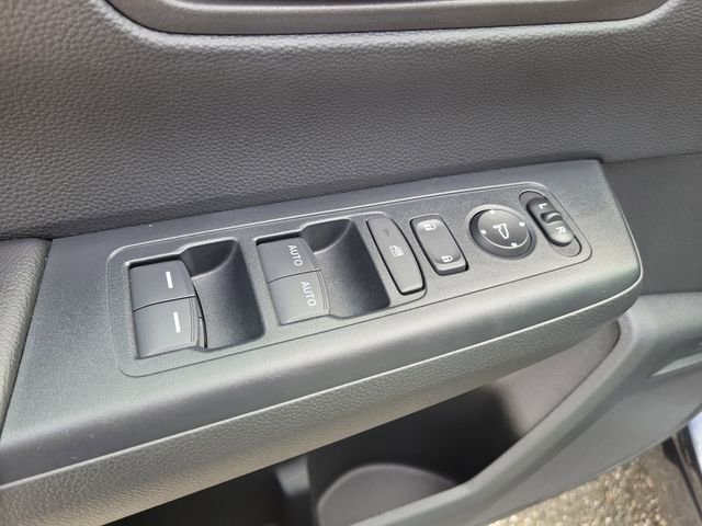 Used 2025 Honda CR-V EX image 18