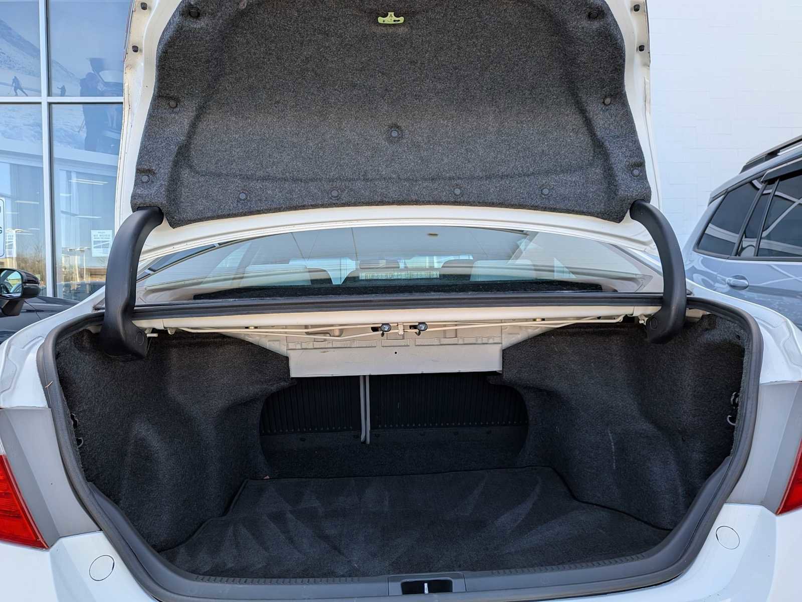 Used 2015 Toyota Camry LE FWD image 31
