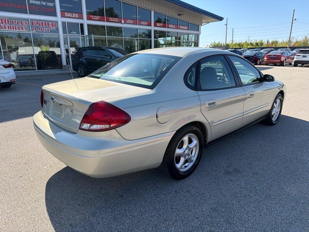 Used 2004 Ford Taurus SE FWD image 8