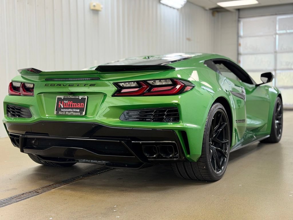 New 2027 Chevrolet Corvette Grand Sport w/ Z52 Sport Performance Package RWD image 6