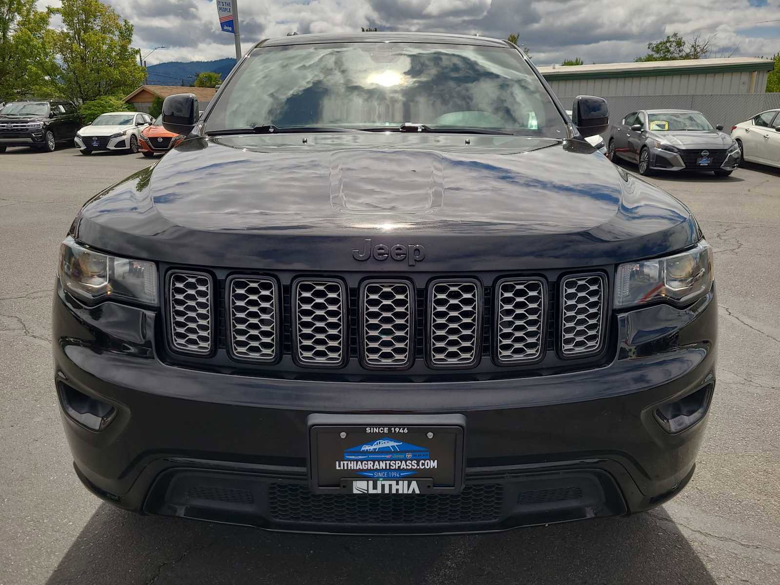 Used 2017 Jeep Grand Cherokee Altitude image 14