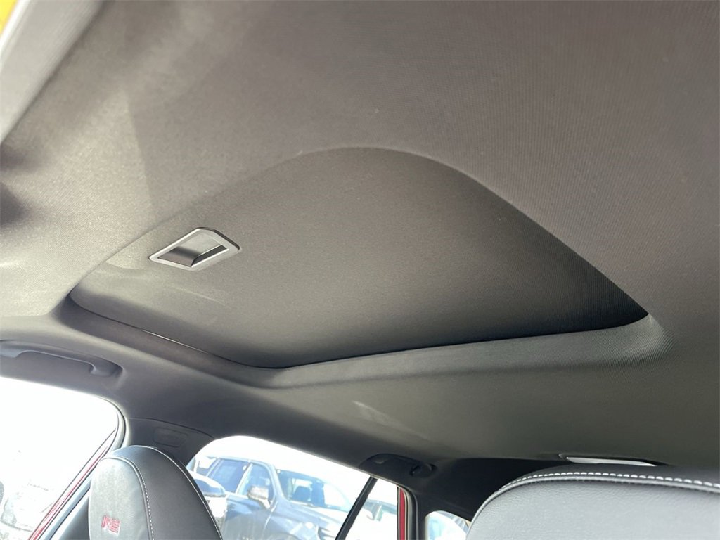 New 2026 Chevrolet Trax RS w/ Sunroof Package image 21