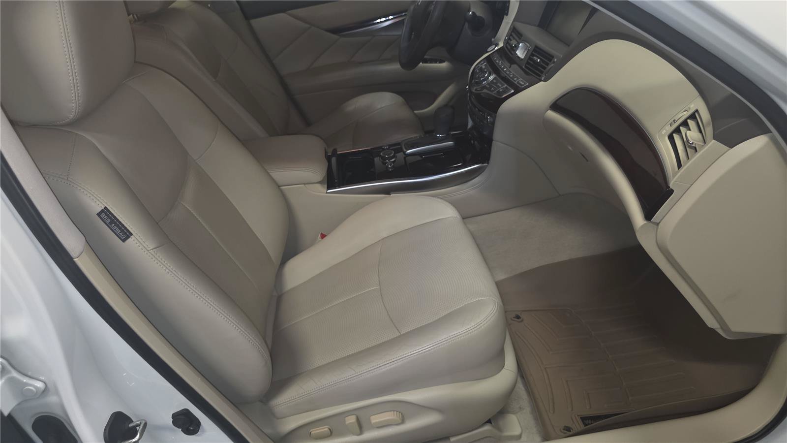 Used 2015 INFINITI Q70 3.7 w/ Technology Package RWD image 14