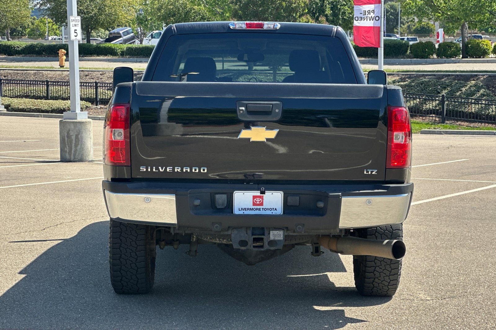 Used 2011 Chevrolet Silverado 2500 LTZ w/ LTZ Plus Package image 5