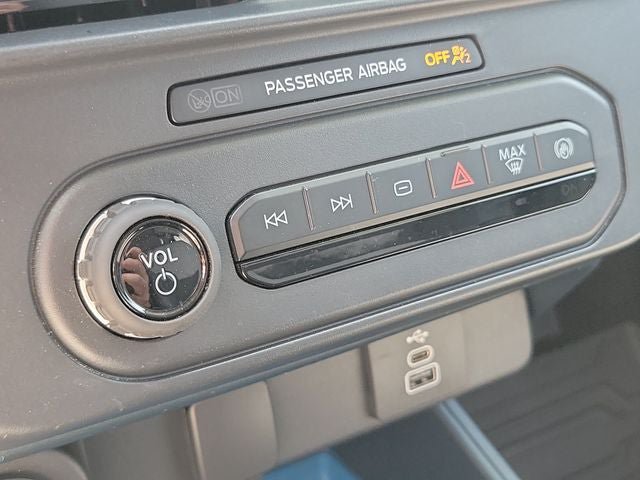 Used 2025 Ford Maverick XLT w/ Equipment Group 302A AWD/4WD image 41