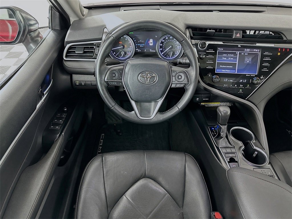 Used 2018 Toyota Camry XLE image 24