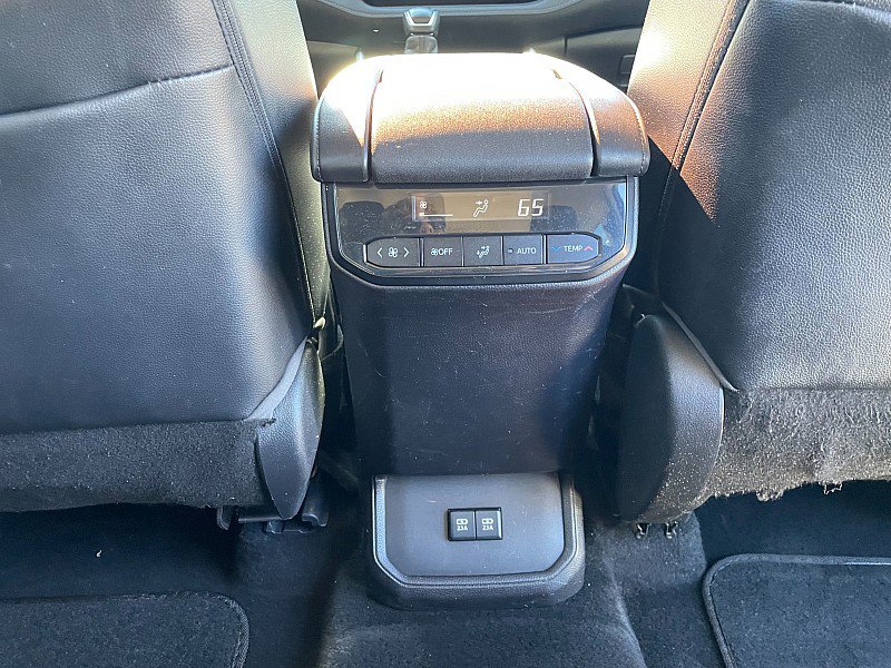 Used 2020 Toyota Highlander XLE image 35
