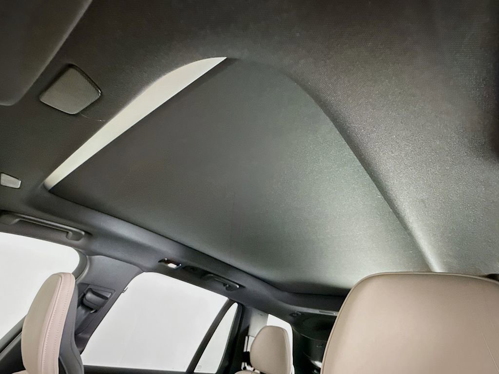 New 2026 Volvo XC90 T8 Plus w/ Protection Package Premier image 23