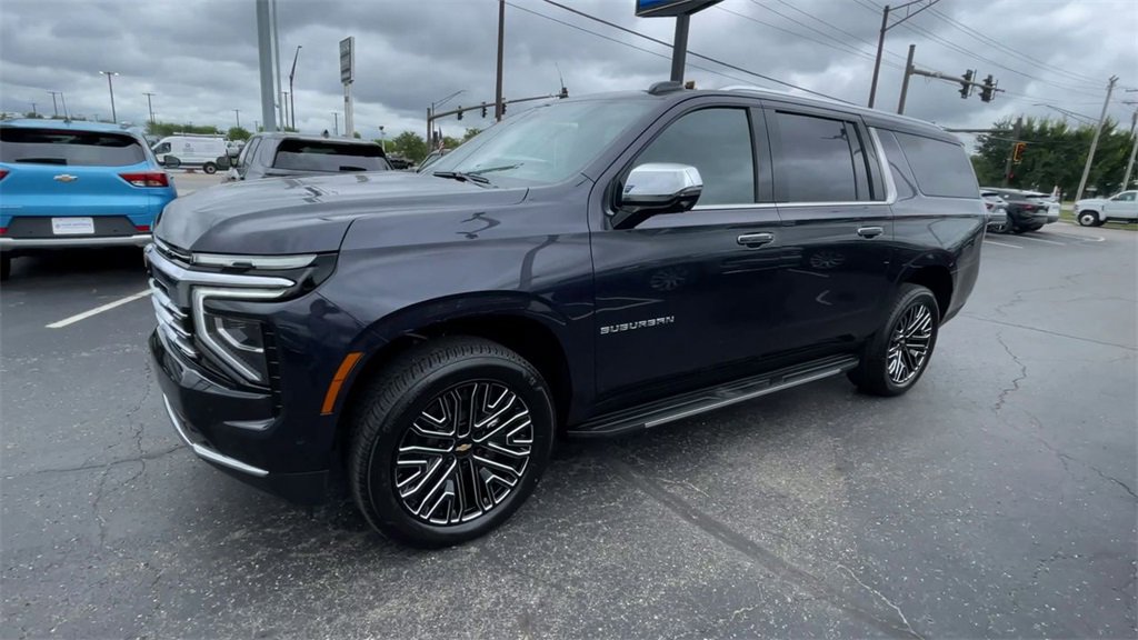 New 2025 Chevrolet Suburban Premier image 6
