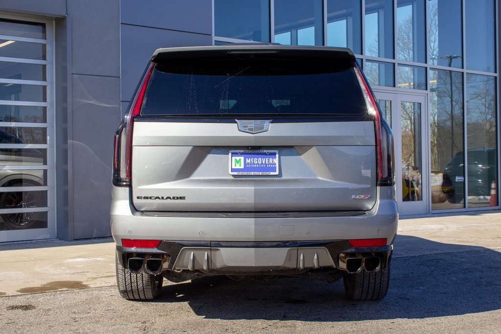Used 2023 Cadillac Escalade V w/ LPO, ONYX Package image 9