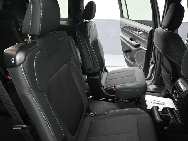 New 2026 Jeep Grand Cherokee L 4WD image 23