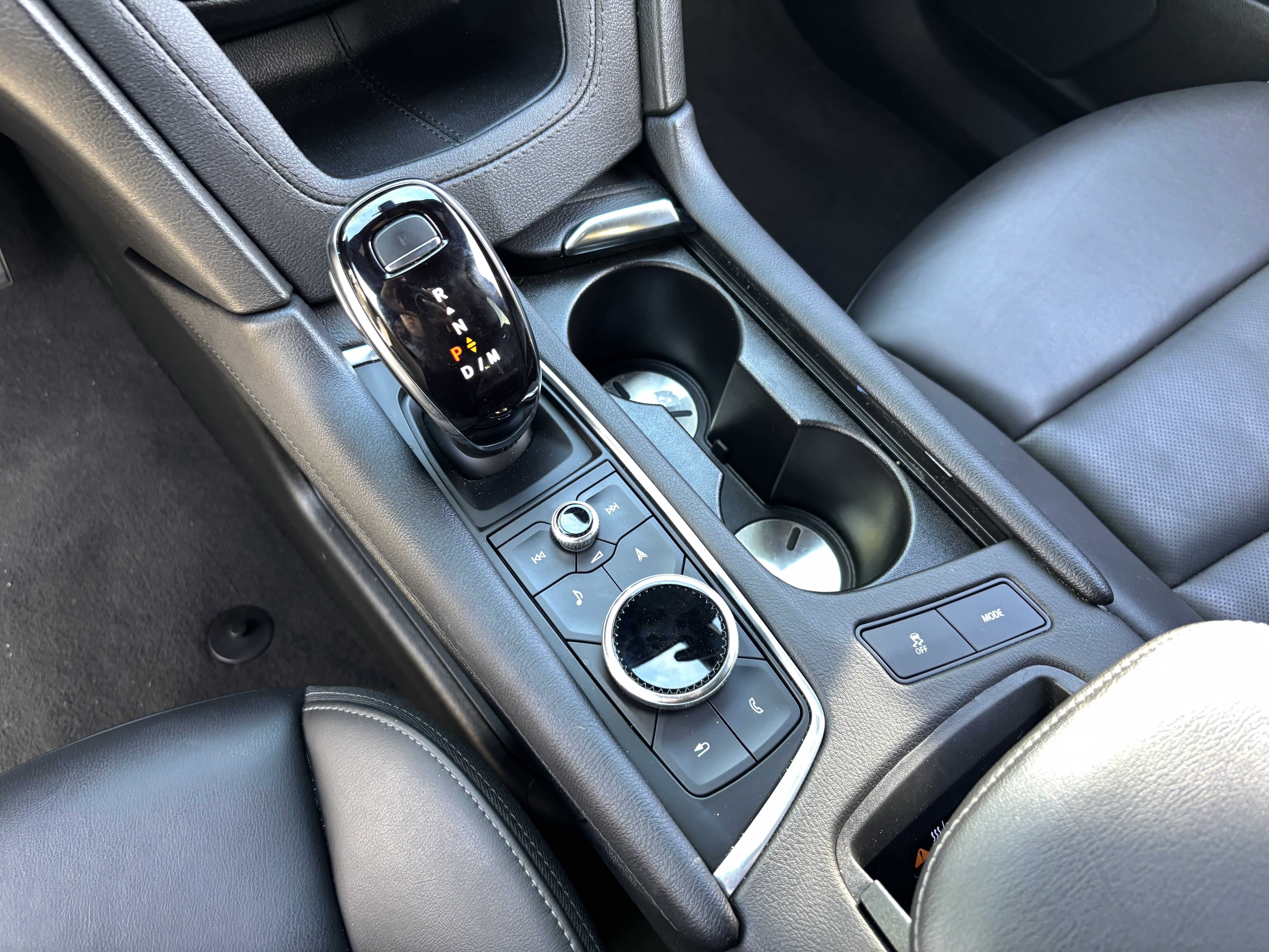 Used 2025 Cadillac XT6 Premium Luxury image 23