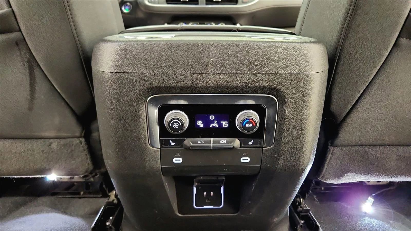 Used 2023 Chevrolet Tahoe Z71 w/ Luxury Package AWD/4WD image 42