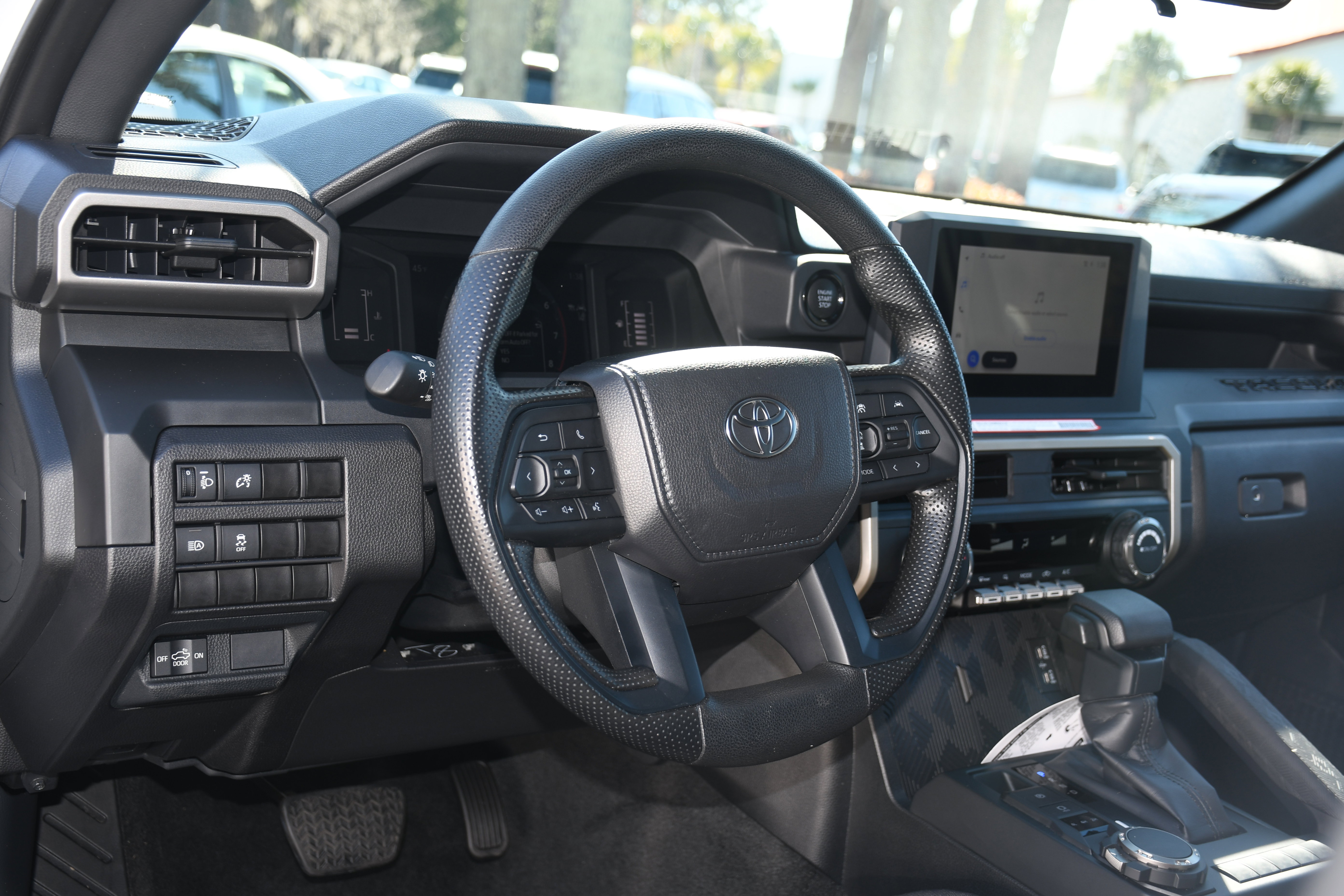 Certified 2025 Toyota Tacoma SR AWD/4WD image 8