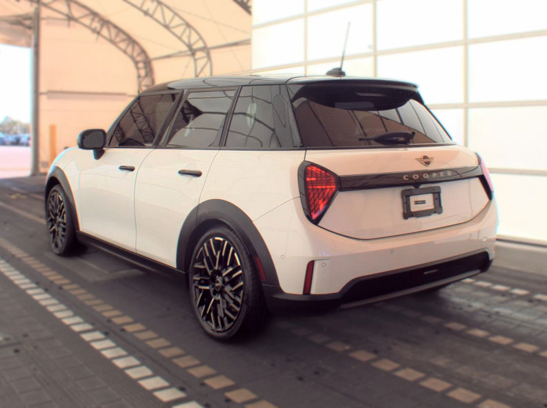 Used 2026 MINI Cooper S FWD image 4