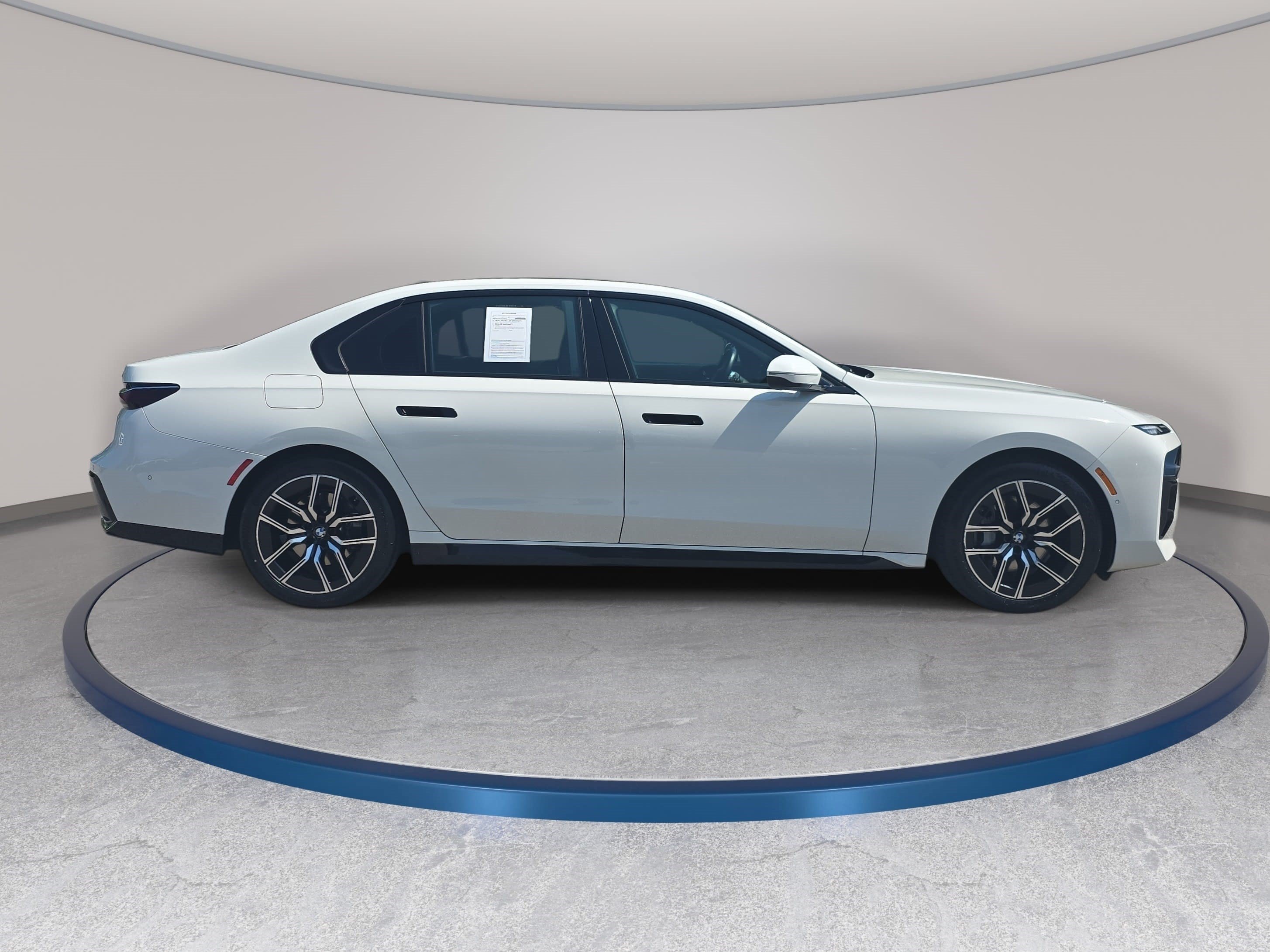 Used 2025 BMW 740i xDrive AWD/4WD image 4