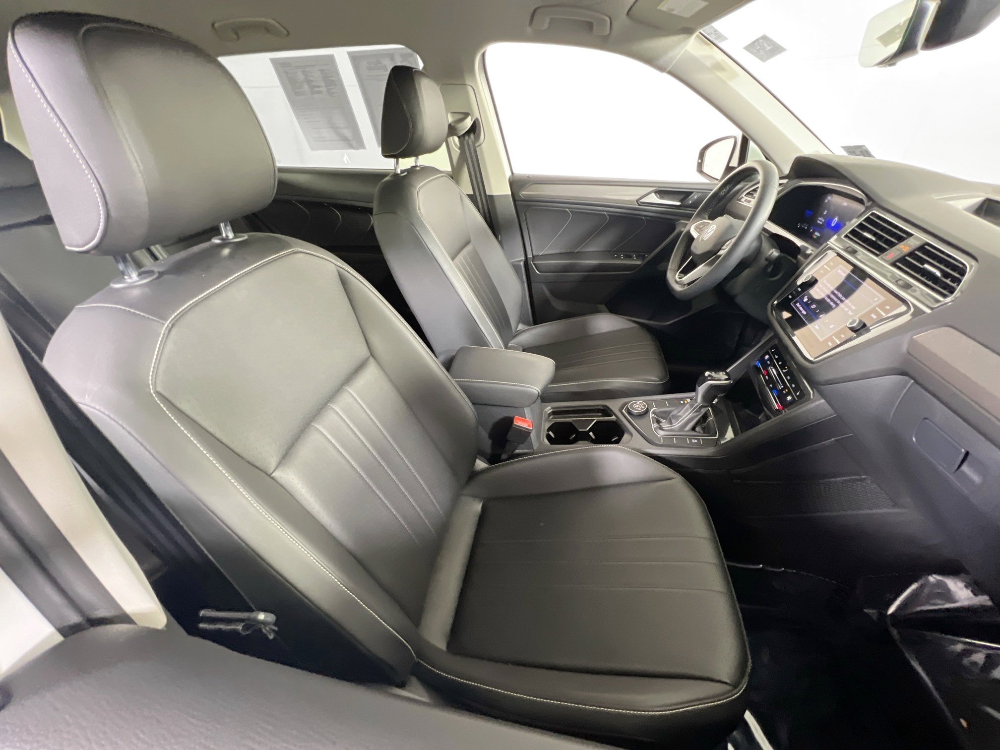 Used 2022 Volkswagen Tiguan SE image 26