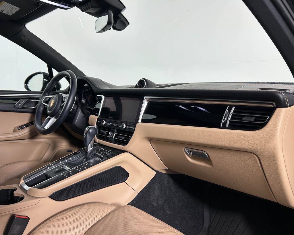 Certified 2020 Porsche Macan AWD/4WD image 22