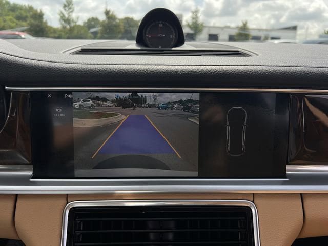 Used 2018 Porsche Panamera RWD image 23
