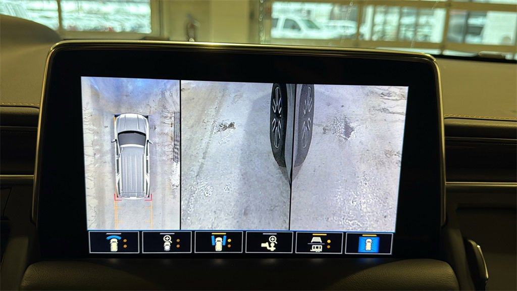 Used 2021 GMC Yukon AT4 w/ AT4 Premium Plus Package image 44