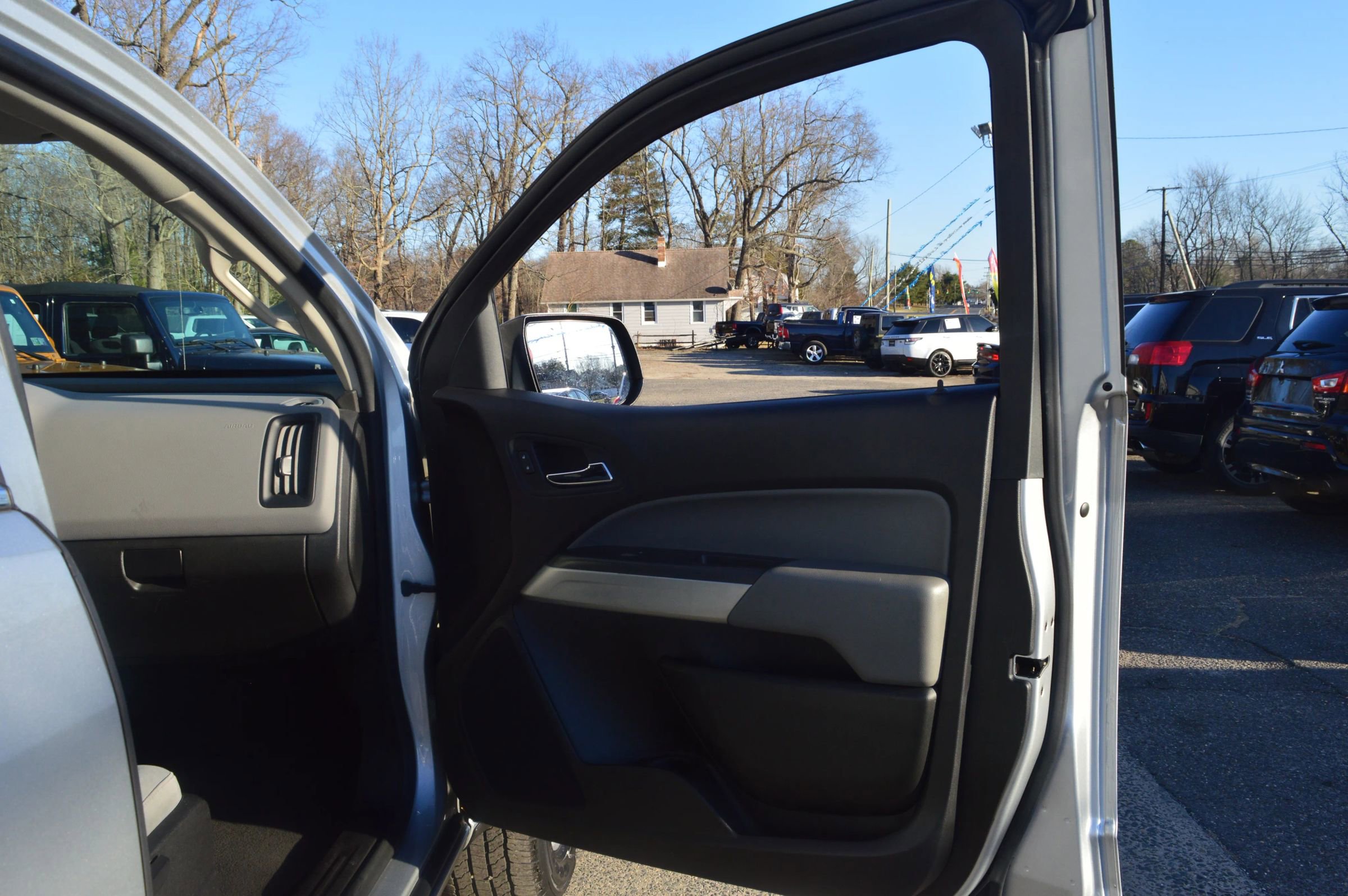 Used 2018 Chevrolet Colorado LT w/ LT Convenience Package image 27