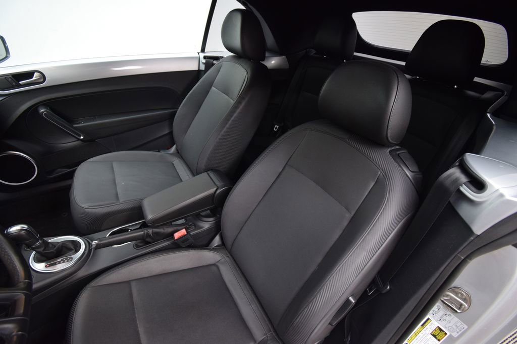 Used 2014 Volkswagen Beetle TDI image 16