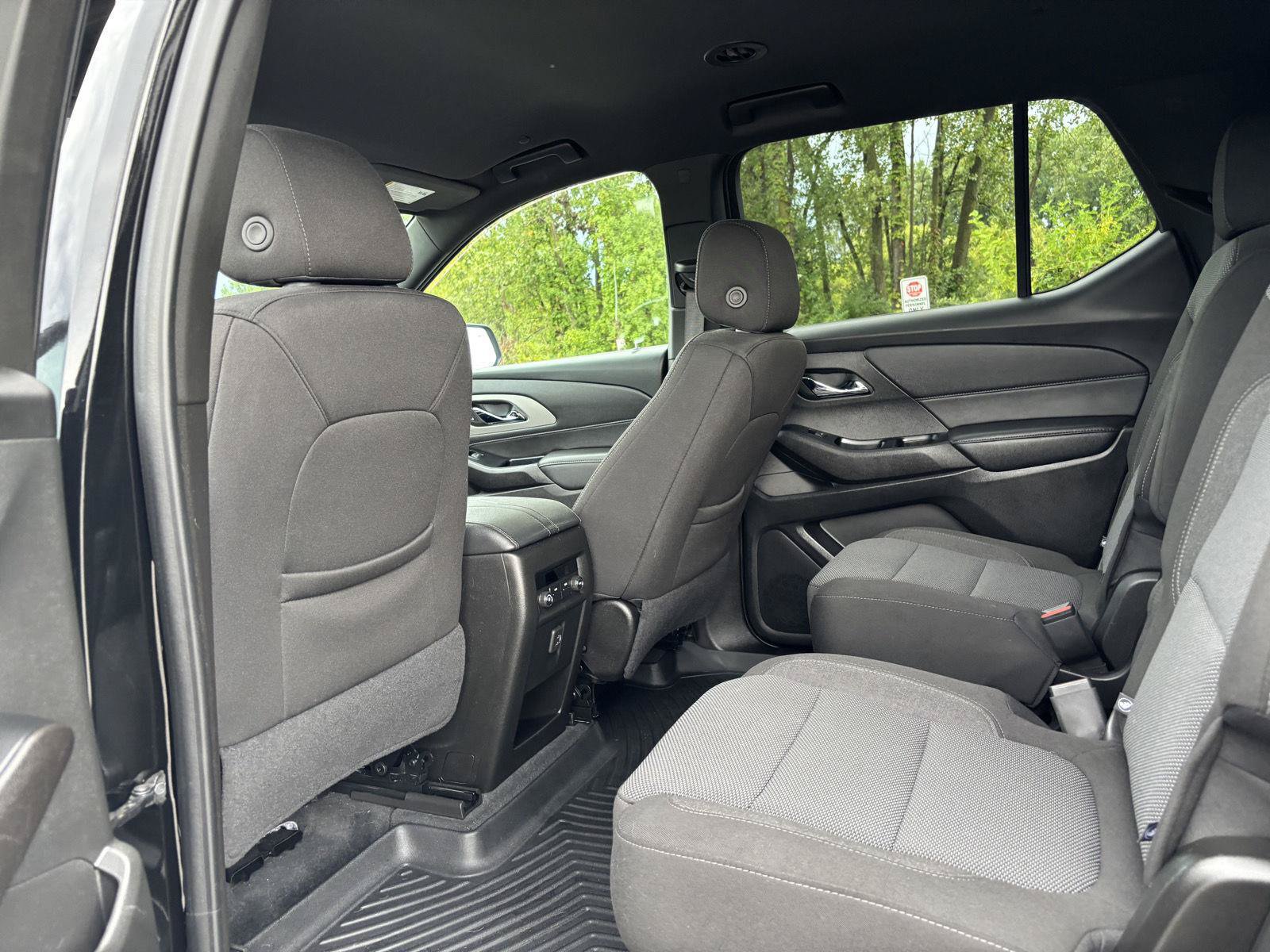 Used 2023 Chevrolet Traverse LT AWD/4WD image 16