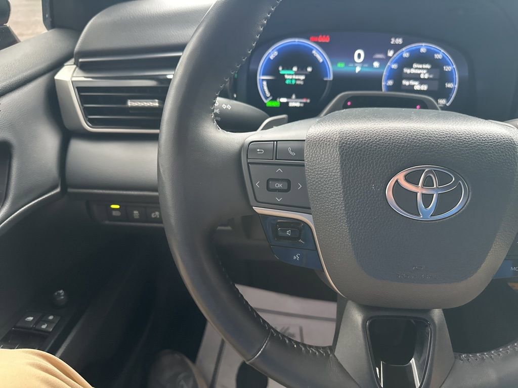 Used 2025 Toyota Camry XSE w/ Premium Plus Package image 19