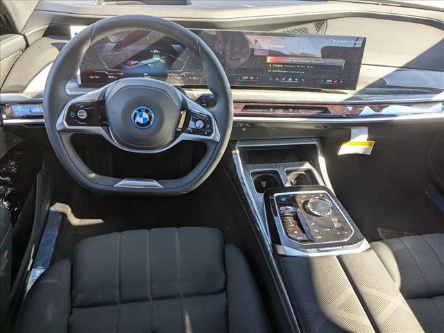 Used 2025 BMW i7 eDrive50 w/ Premium Package image 11