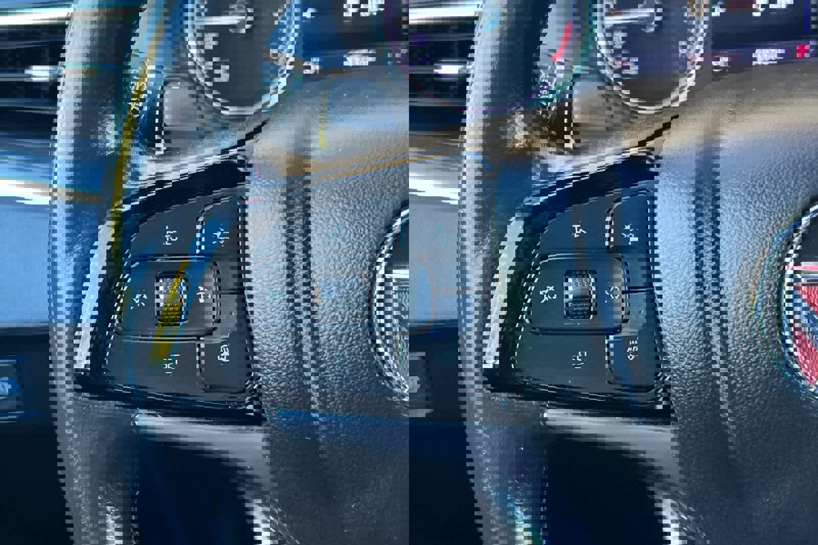 Used 2022 Buick Enclave Essence image 27