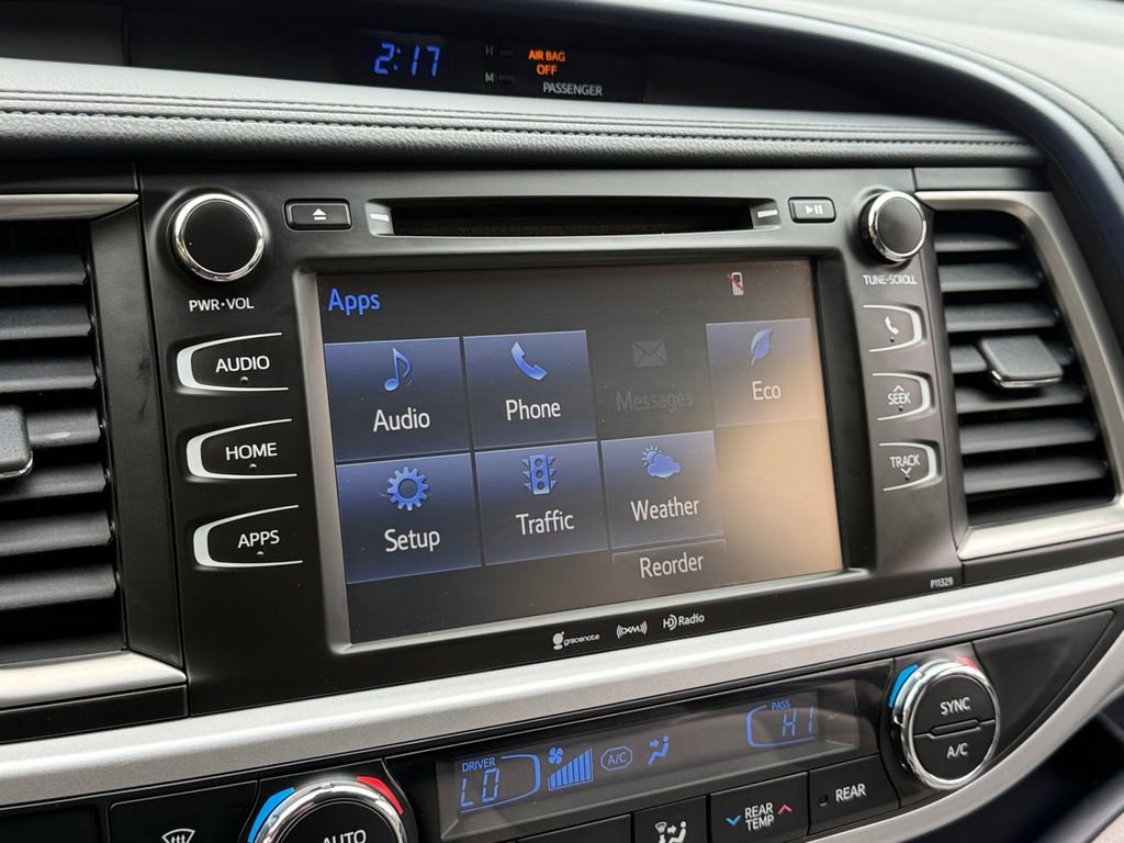 Used 2017 Toyota Highlander Plus AWD/4WD image 27