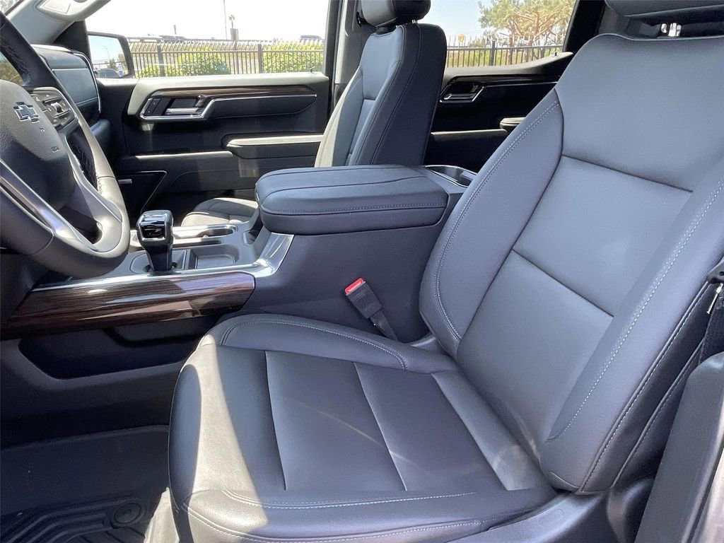 Used 2025 Chevrolet Silverado 1500 LT Trail Boss w/ Convenience Package II image 23