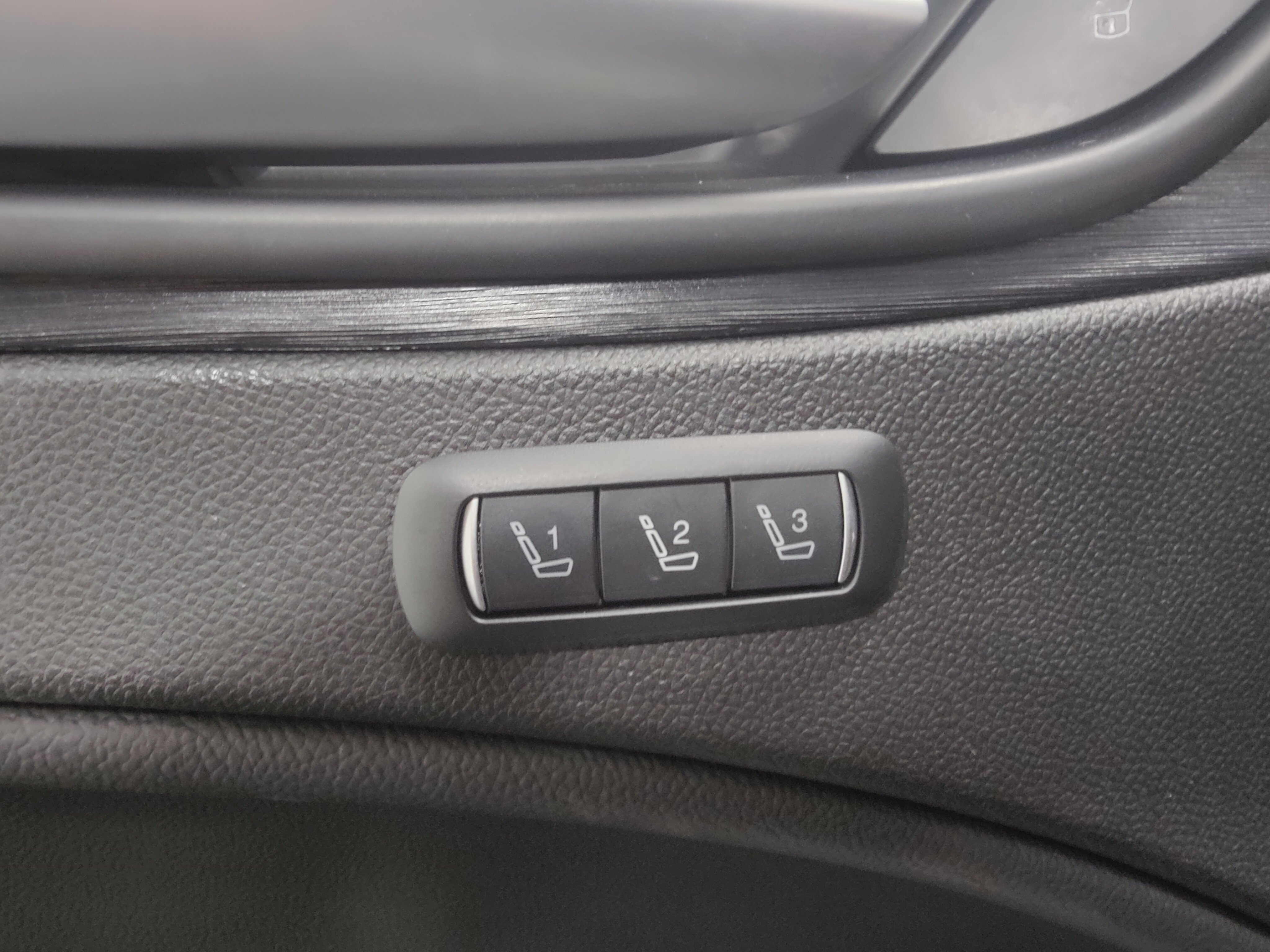 Used 2024 Alfa Romeo Stelvio Sprint image 19