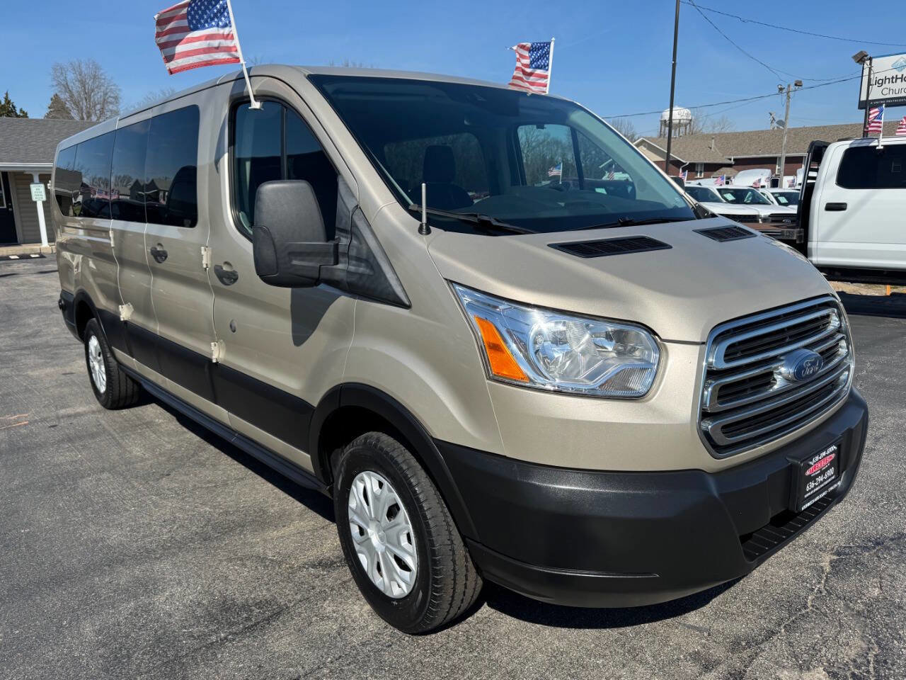 Used 2019 Ford Transit 350 XLT image 4
