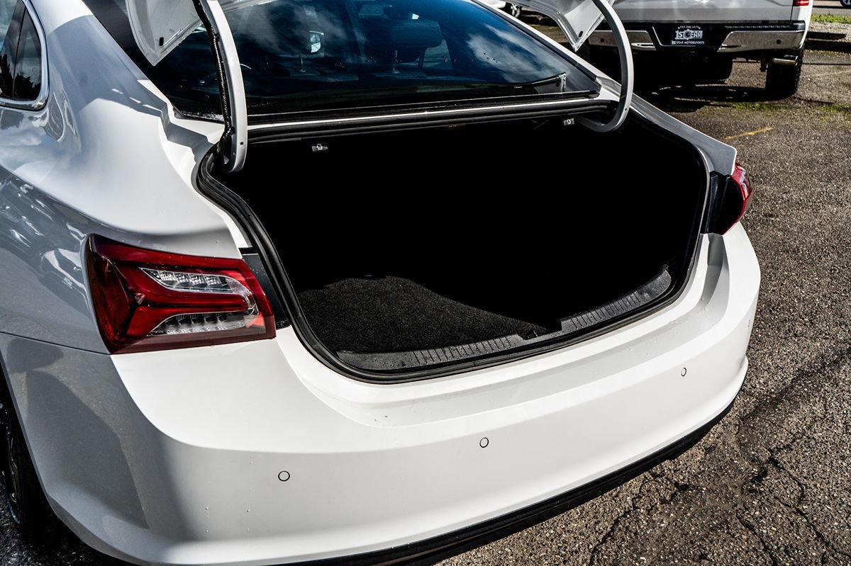 Used 2024 Chevrolet Malibu LT w/ Sport Edition image 18