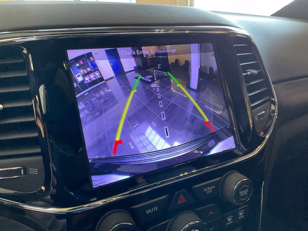 Used 2019 Jeep Grand Cherokee Altitude AWD/4WD image 18
