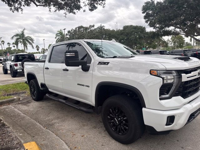Used 2024 Chevrolet Silverado 2500 LTZ w/ LTZ Plus Package AWD/4WD image 3