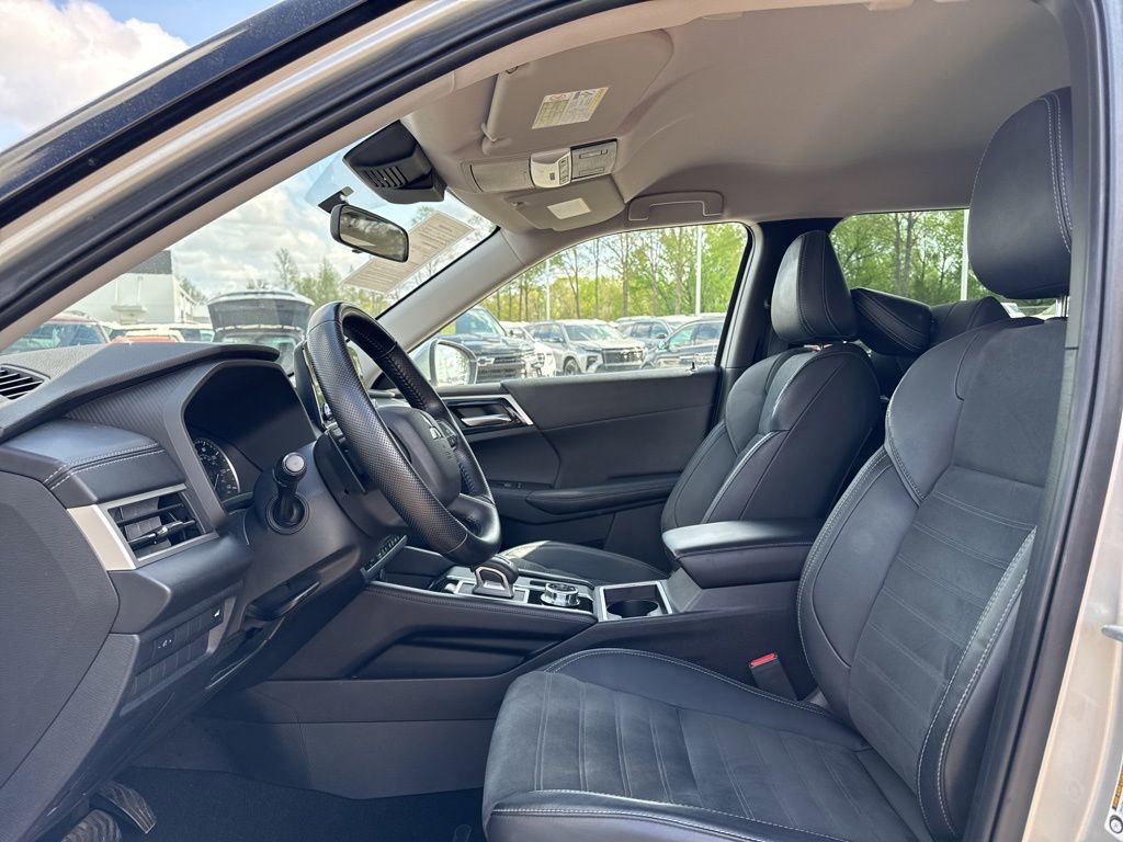 Used 2022 Mitsubishi Outlander SE image 9