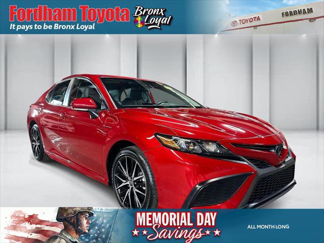 Certified 2024 Toyota Camry SE FWD image 1