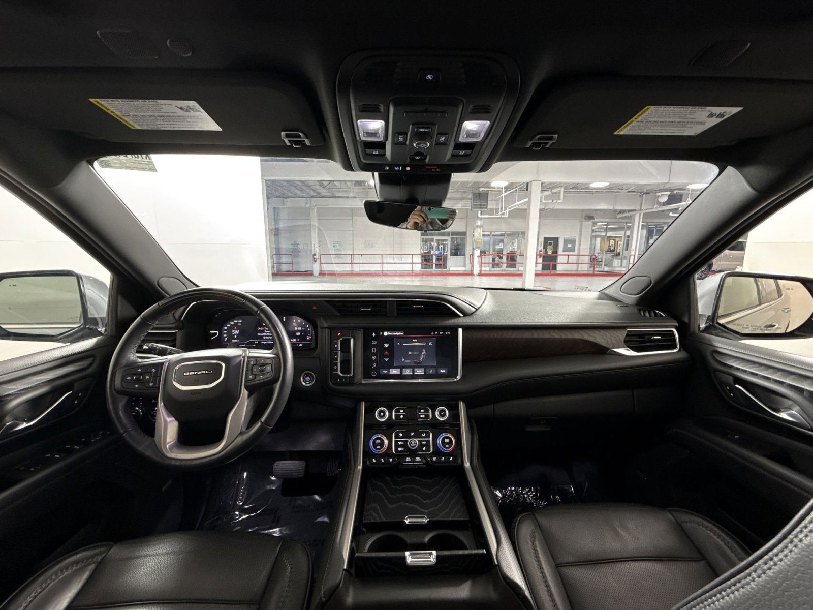 Used 2024 GMC Yukon Denali w/ Advanced Technology Package image 23