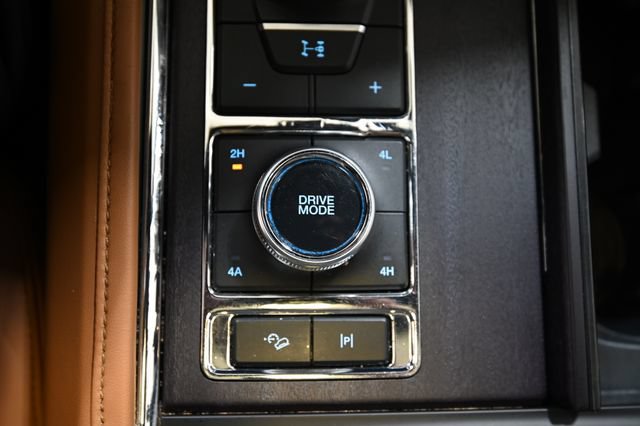 Used 2024 Ford Expedition Max Platinum AWD/4WD image 32