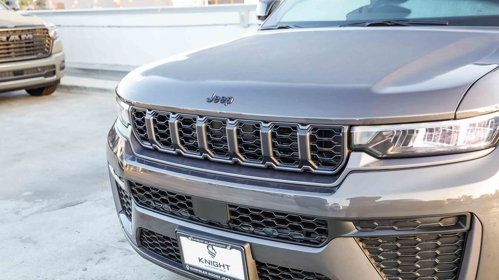 New 2026 Jeep Grand Cherokee Altitude RWD image 6