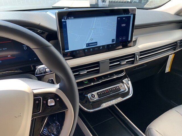 New 2026 Lincoln Corsair Premiere AWD/4WD image 22