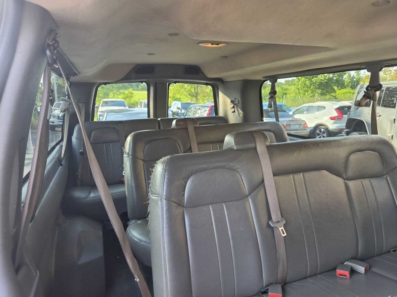 Used 2024 Chevrolet Express 3500 LS RWD image 8