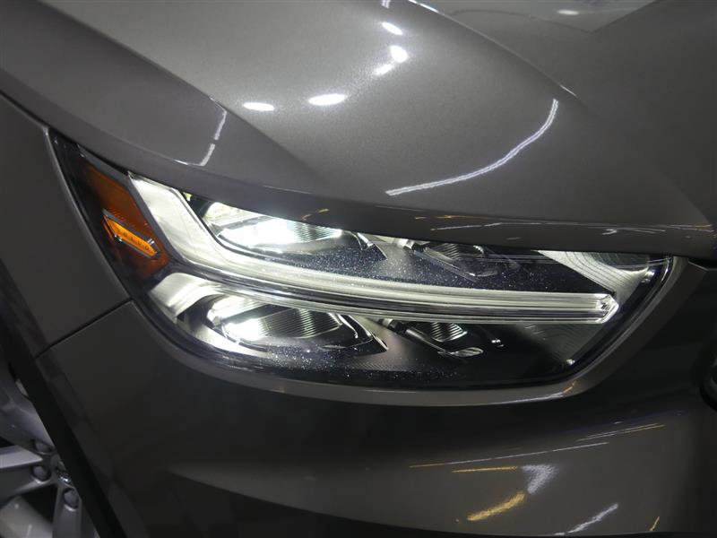 Used 2022 Volvo XC40 T5 Momentum image 12