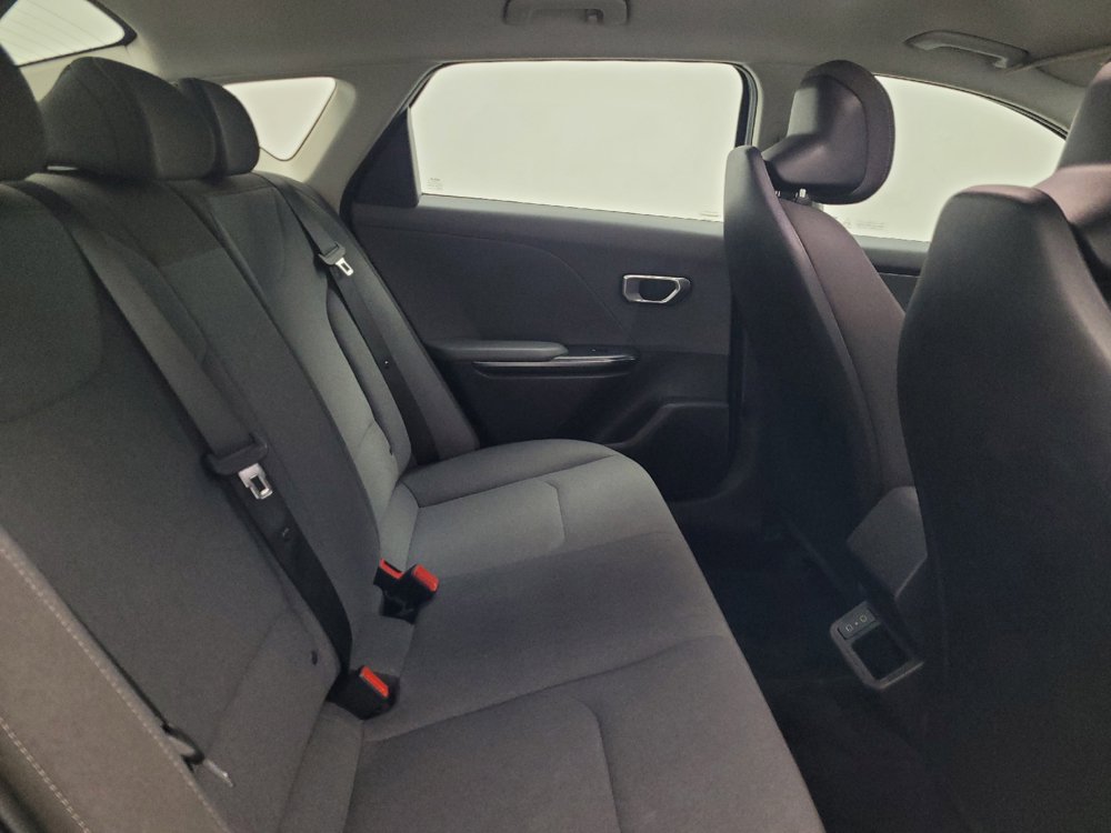Used 2025 Kia K4 FWD image 19