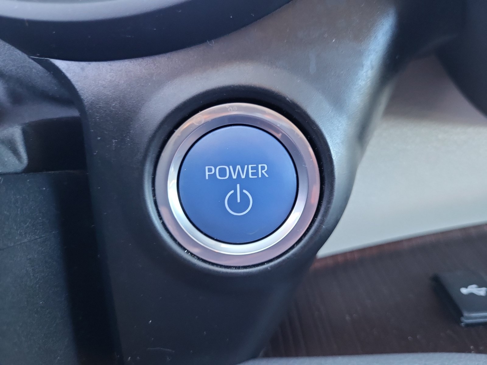 Used 2023 Toyota Sienna XLE FWD image 23