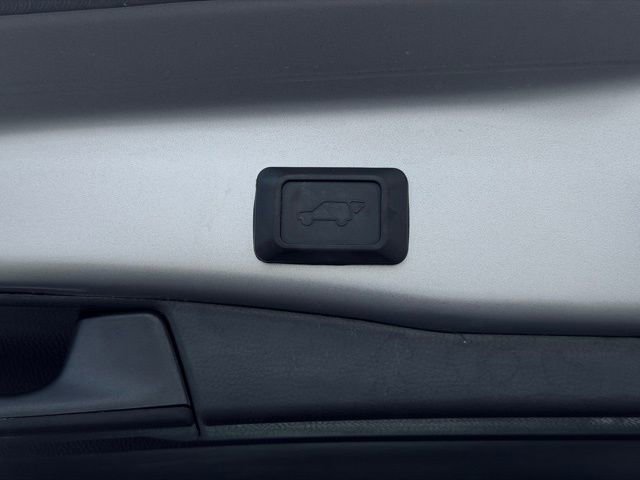Used 2022 Toyota RAV4 XLE w/ Convenience Package AWD/4WD image 14