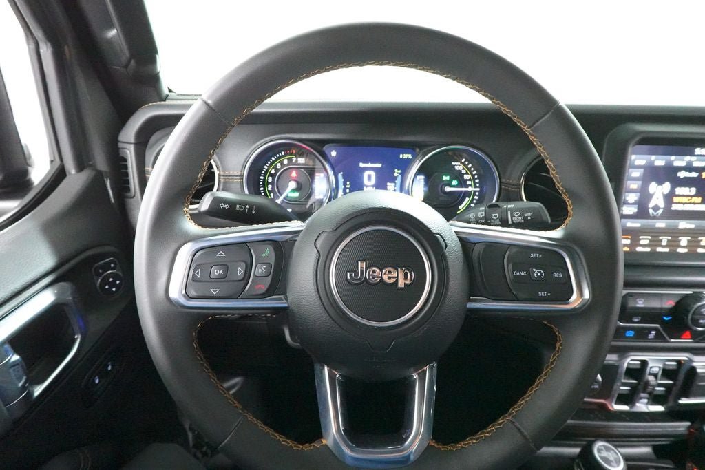 Used 2023 Jeep Wrangler Unlimited Sahara AWD/4WD image 13