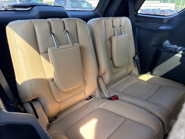 Used 2016 Ford Explorer Limited w/ Equipment Group 301A AWD/4WD image 17